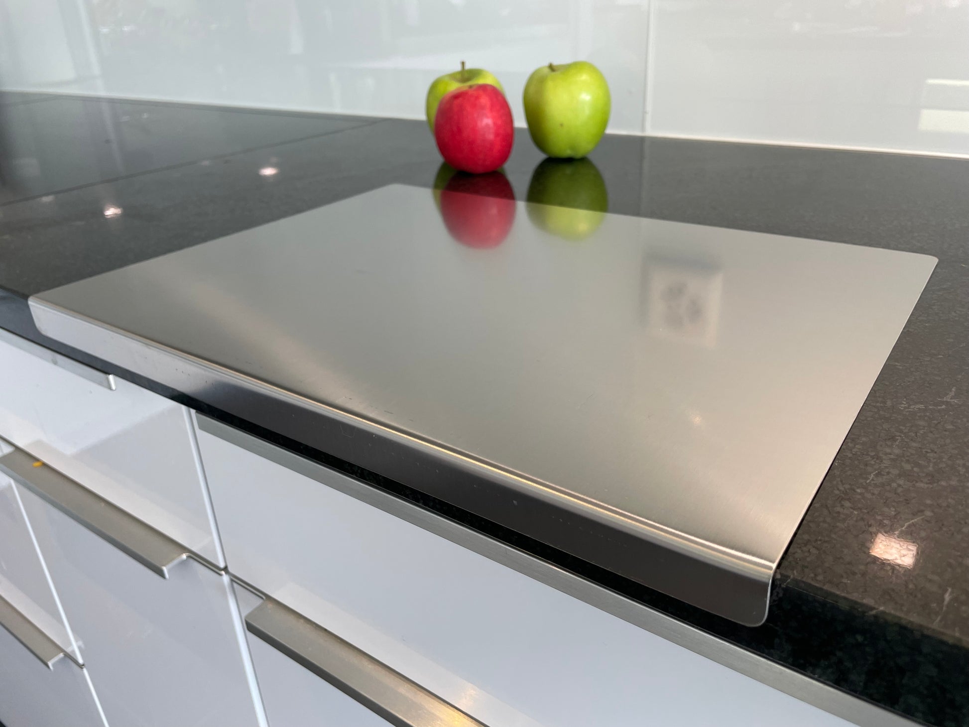 Edelstahl Schneideablage Titan close